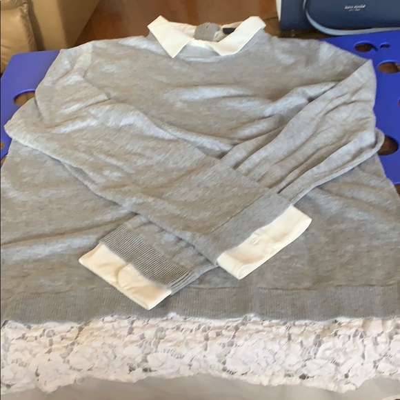 Ladies Top. - Picture 2 of 4